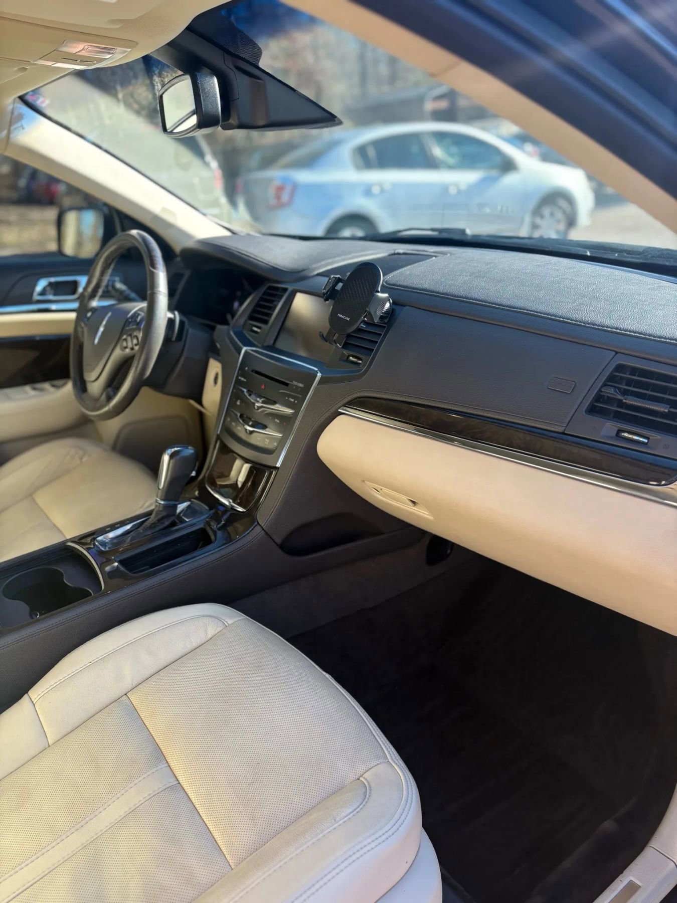 Used 2014 Lincoln MKS w/ Equipment Group 101A image 19