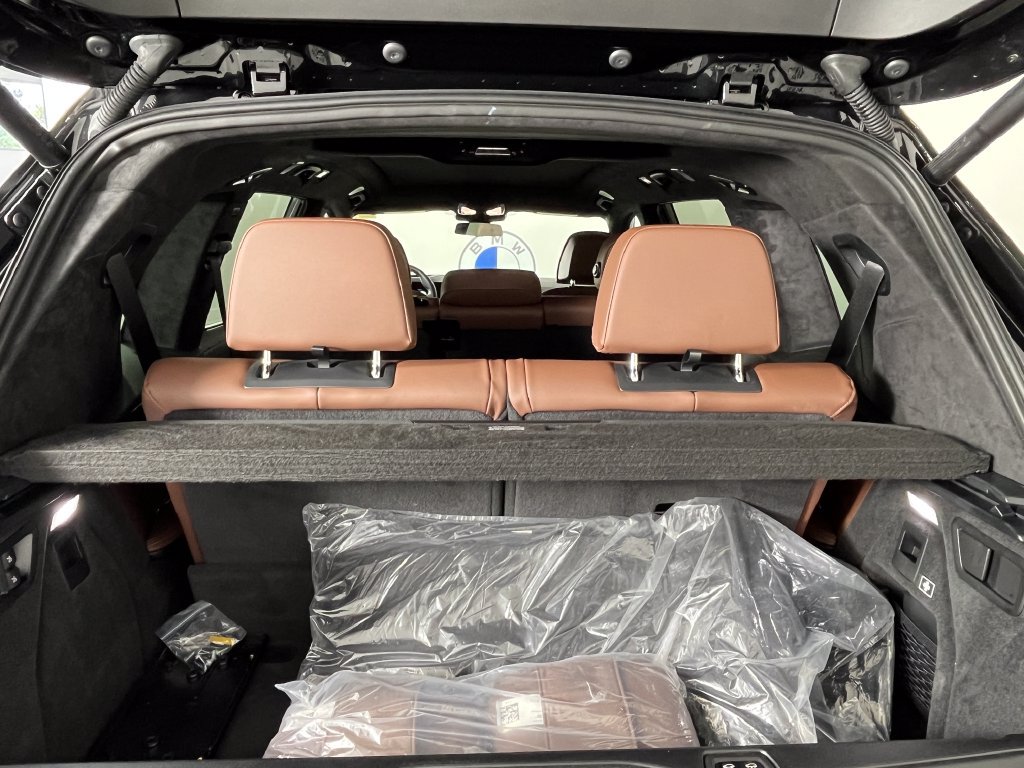 Certified 2027 BMW X7 M60i AWD/4WD image 19