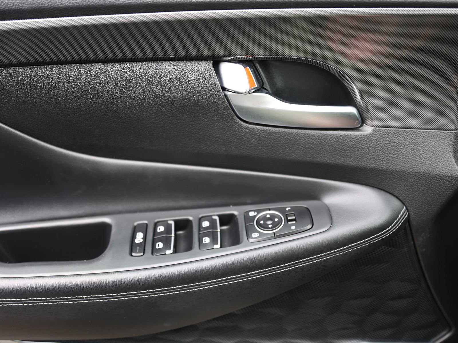 Certified 2022 Hyundai Santa Fe SEL Premium AWD/4WD image 40