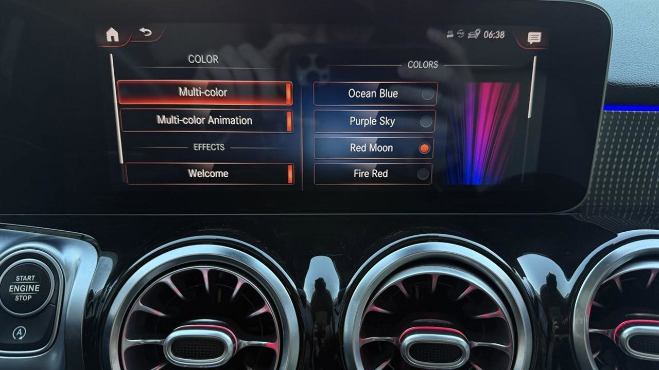 Used 2021 Mercedes-Benz GLB 250 4MATIC w/ Premium Package image 64