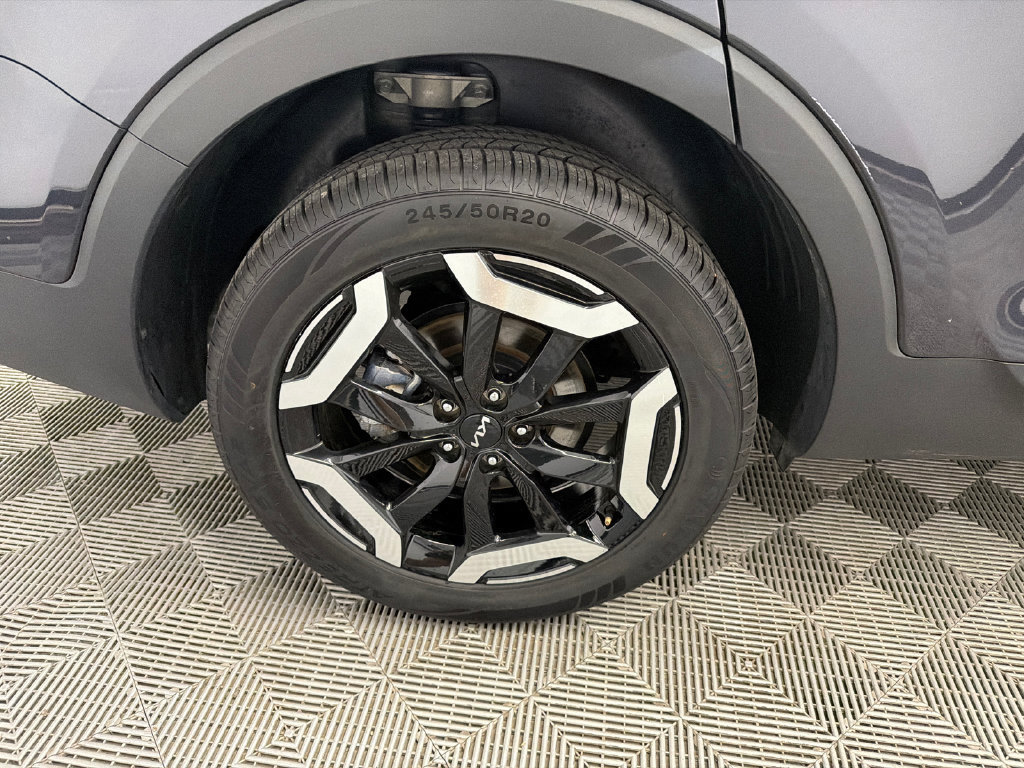 Used 2025 Kia Telluride S FWD image 17