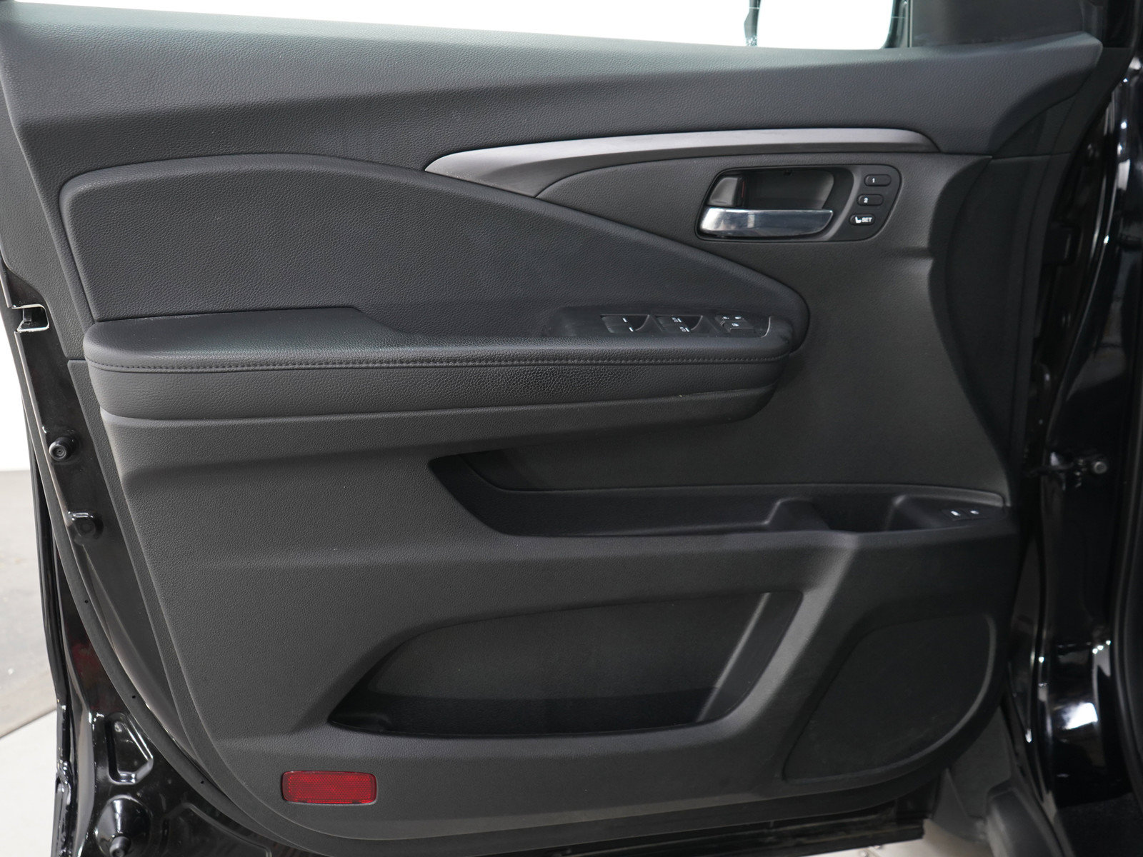 Used 2022 Honda Pilot Black Edition image 25