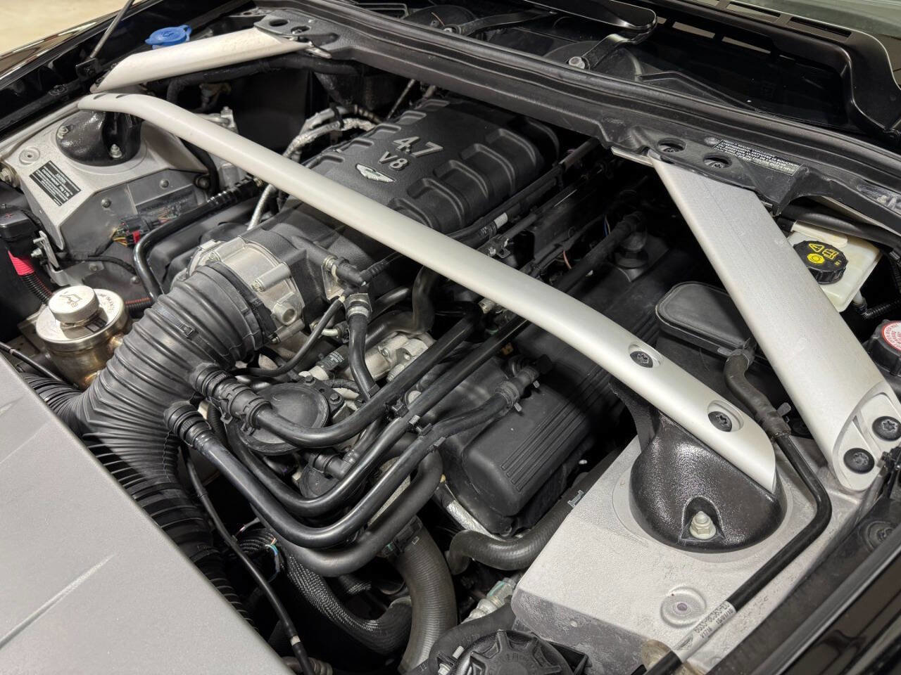 Used 2015 Aston Martin V8 Vantage GT image 40