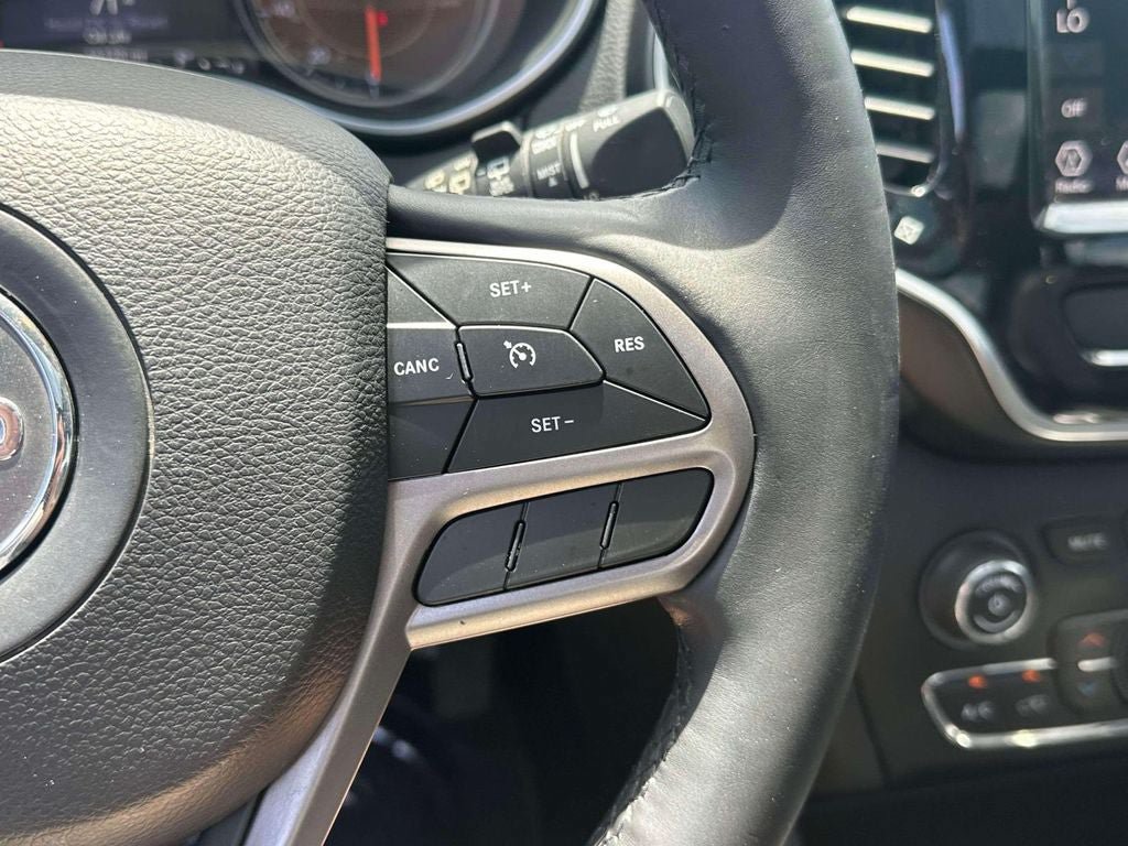 Used 2019 Jeep Cherokee Limited AWD/4WD image 24