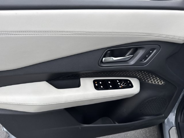Certified 2024 Nissan Ariya AWD image 9