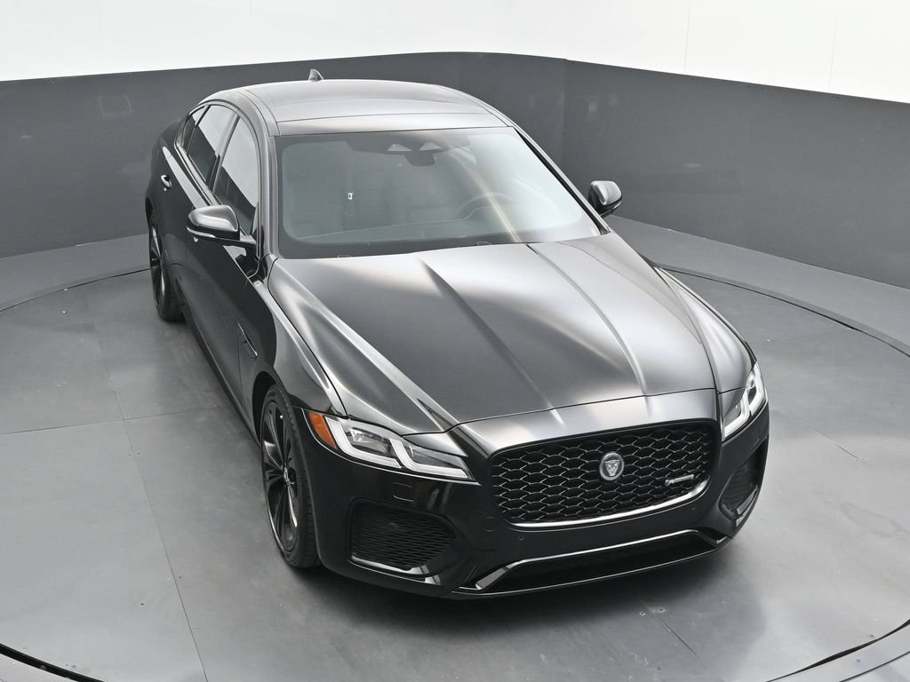 Certified 2024 Jaguar XF R-Dynamic SE AWD/4WD image 37
