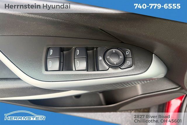 Used 2025 Chevrolet Trax LS w/ LS Convenience Package image 14
