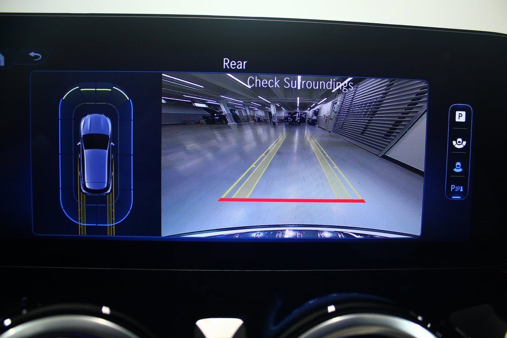 Used 2025 Mercedes-Benz GLA 250 4MATIC image 9