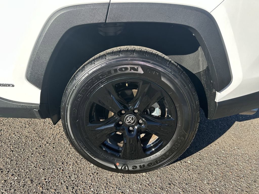 Used 2025 Toyota RAV4 XLE image 31