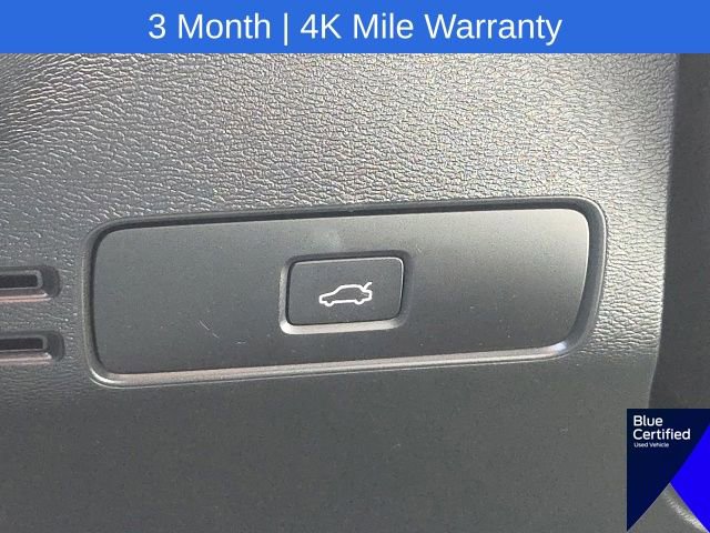 Used 2023 Volvo XC40 B5 Plus AWD/4WD image 29