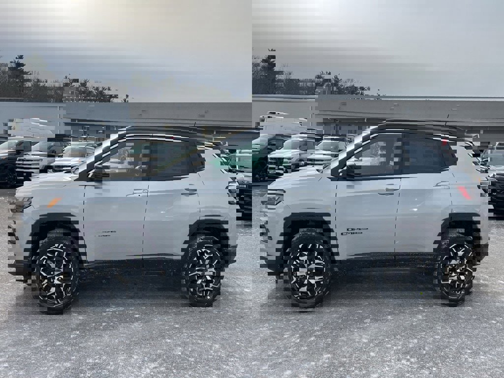 New 2026 Jeep Compass Limited image 4