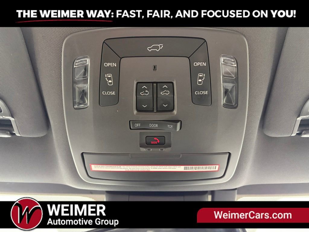 Used 2021 Toyota Sienna Platinum AWD/4WD image 32