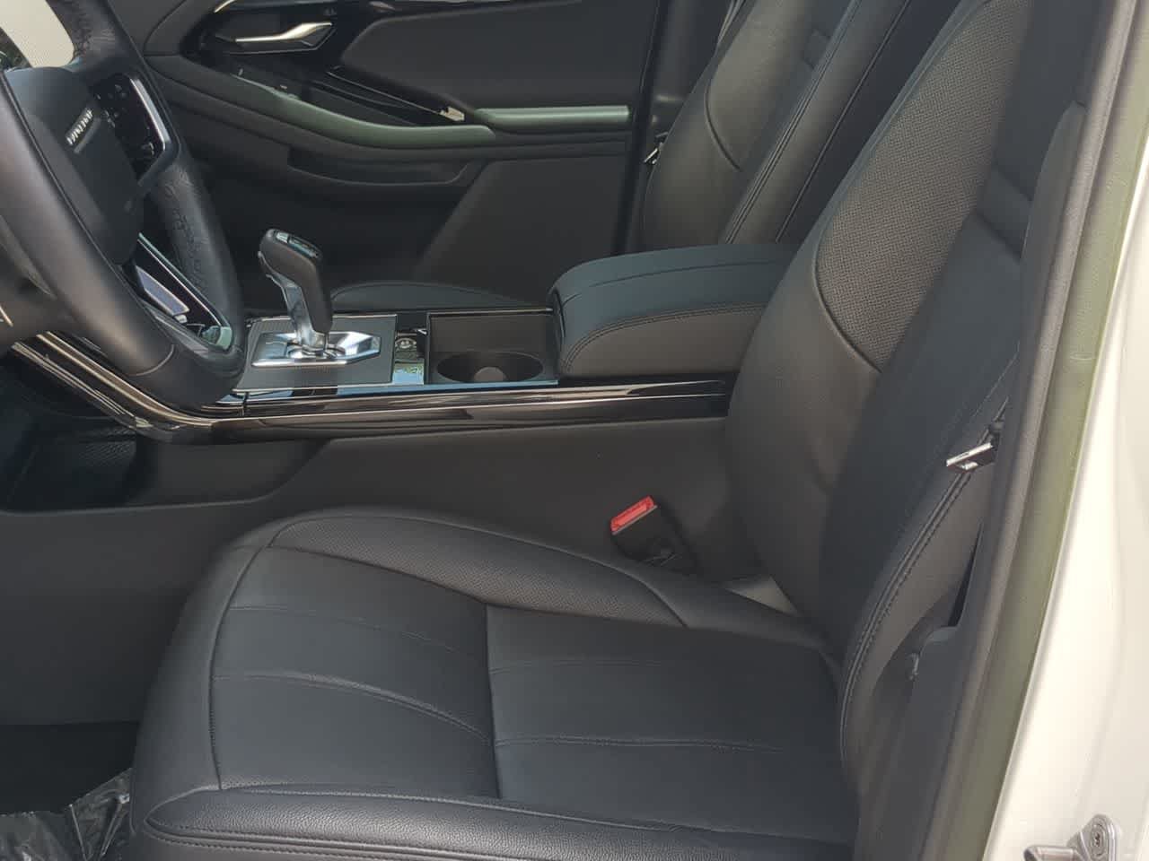 Certified 2023 Land Rover Range Rover Evoque R-Dynamic S AWD/4WD image 16