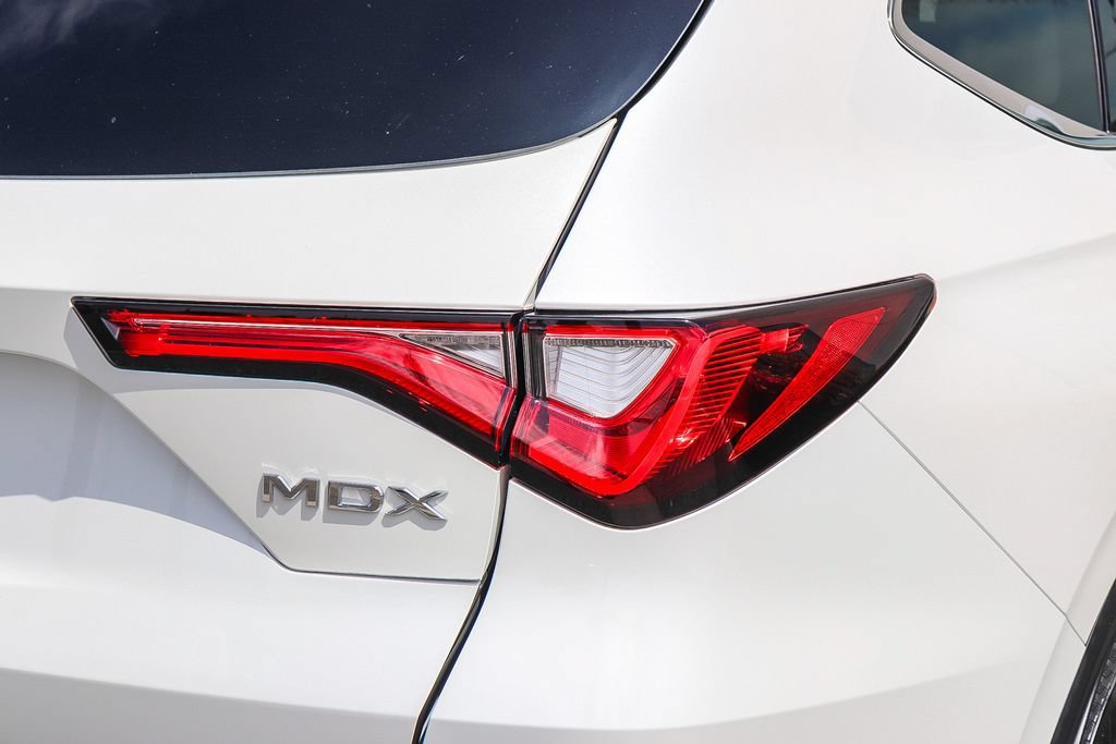 Used 2023 Acura MDX w/ Technology Package FWD image 9