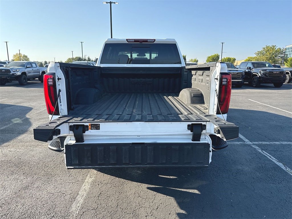 Used 2025 GMC Sierra 2500 SLT w/ SLT Premium Package image 24