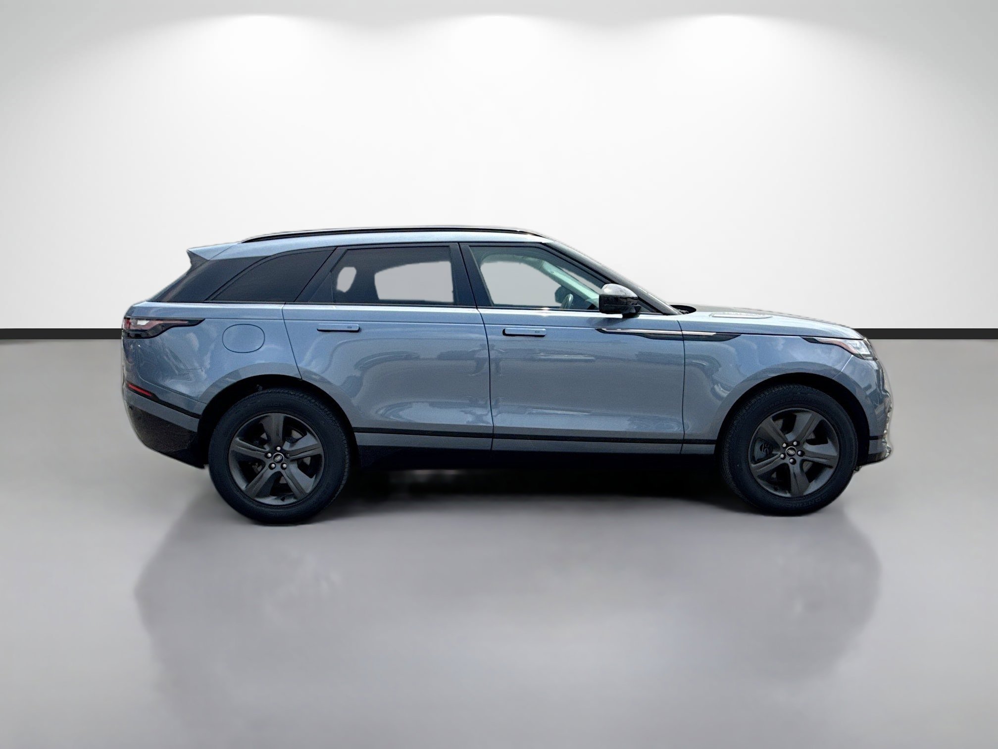 Used 2022 Land Rover Range Rover Velar R-Dynamic S AWD/4WD image 2
