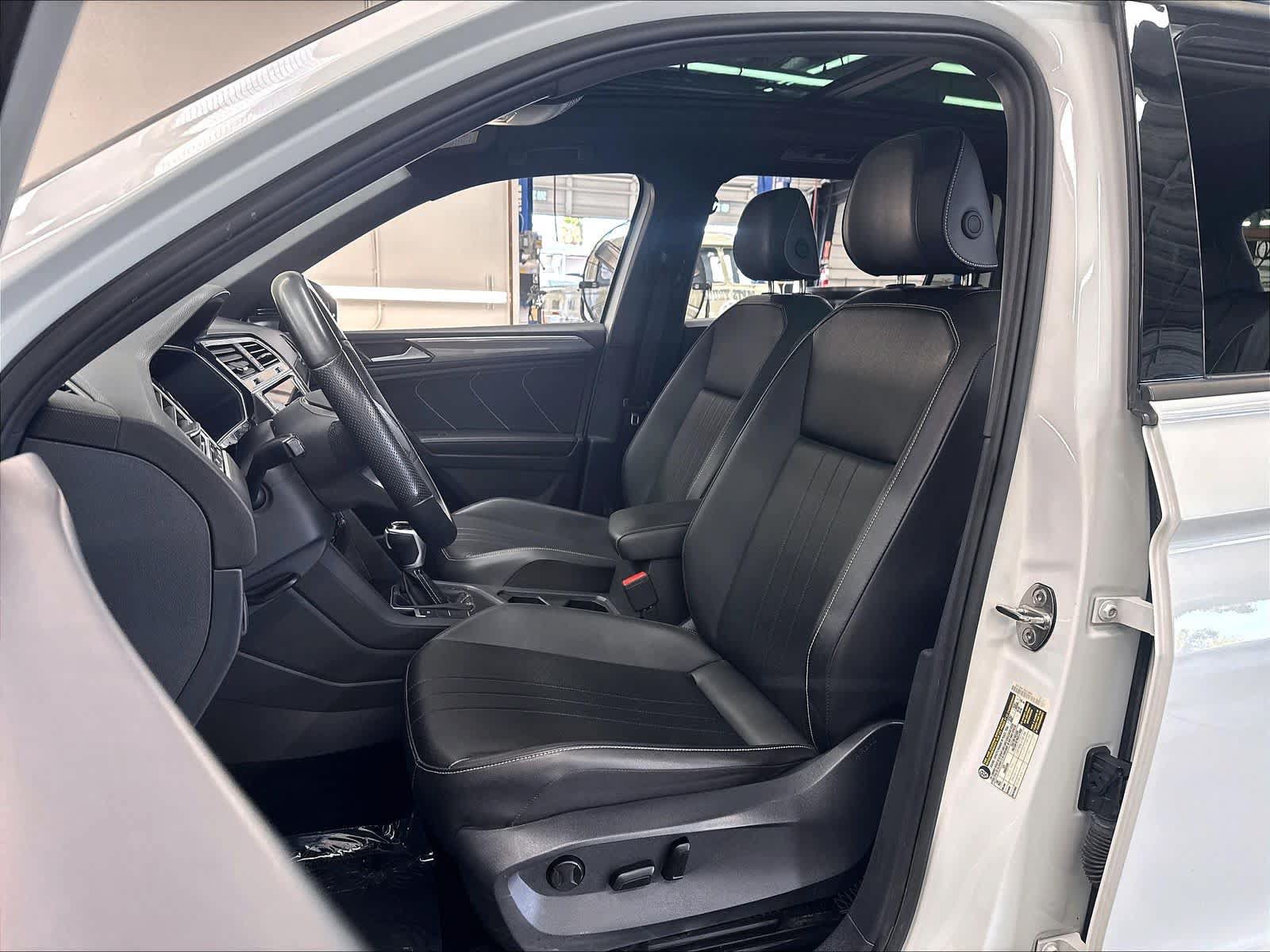 Used 2024 Volkswagen Tiguan SE R-Line FWD image 24