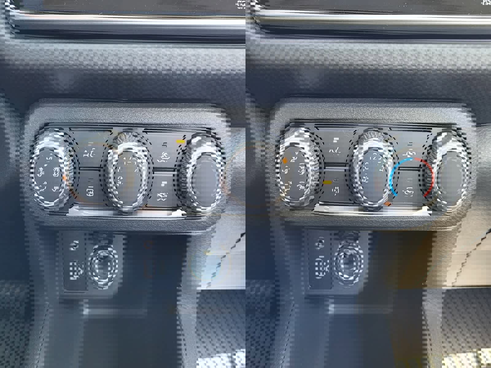 New 2025 Nissan Kicks Play S image 10