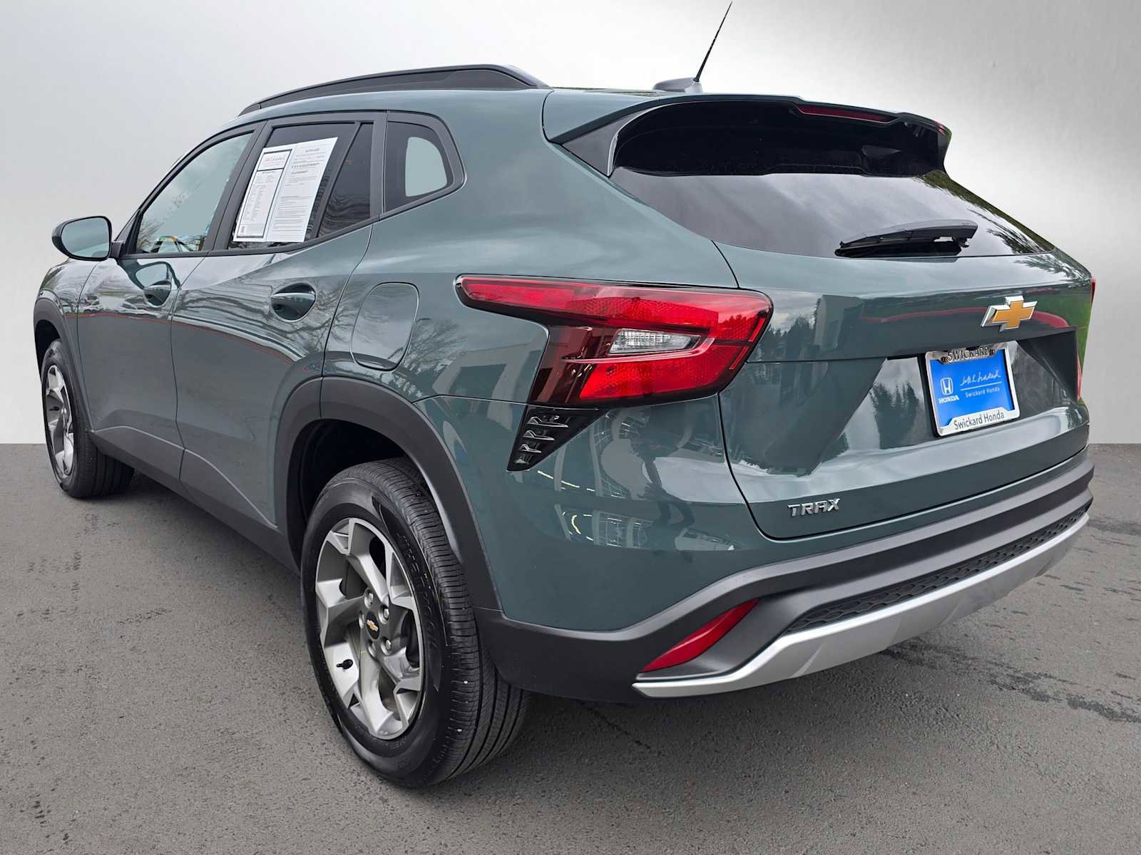 Used 2025 Chevrolet Trax LT image 5