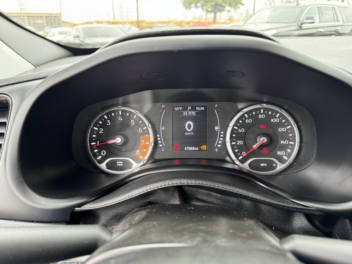 Used 2020 Jeep Renegade Altitude AWD/4WD image 13