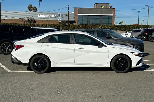 Certified 2026 Hyundai Elantra Sport FWD image 4