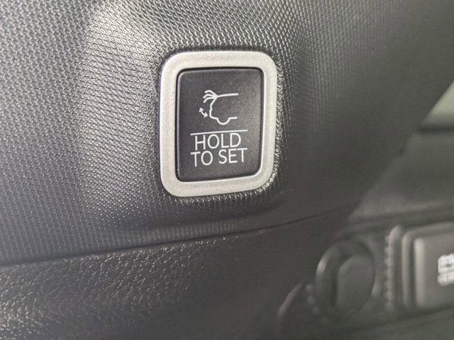 Certified 2024 Jeep Grand Cherokee Limited w/ Luxury Tech Group II image 32