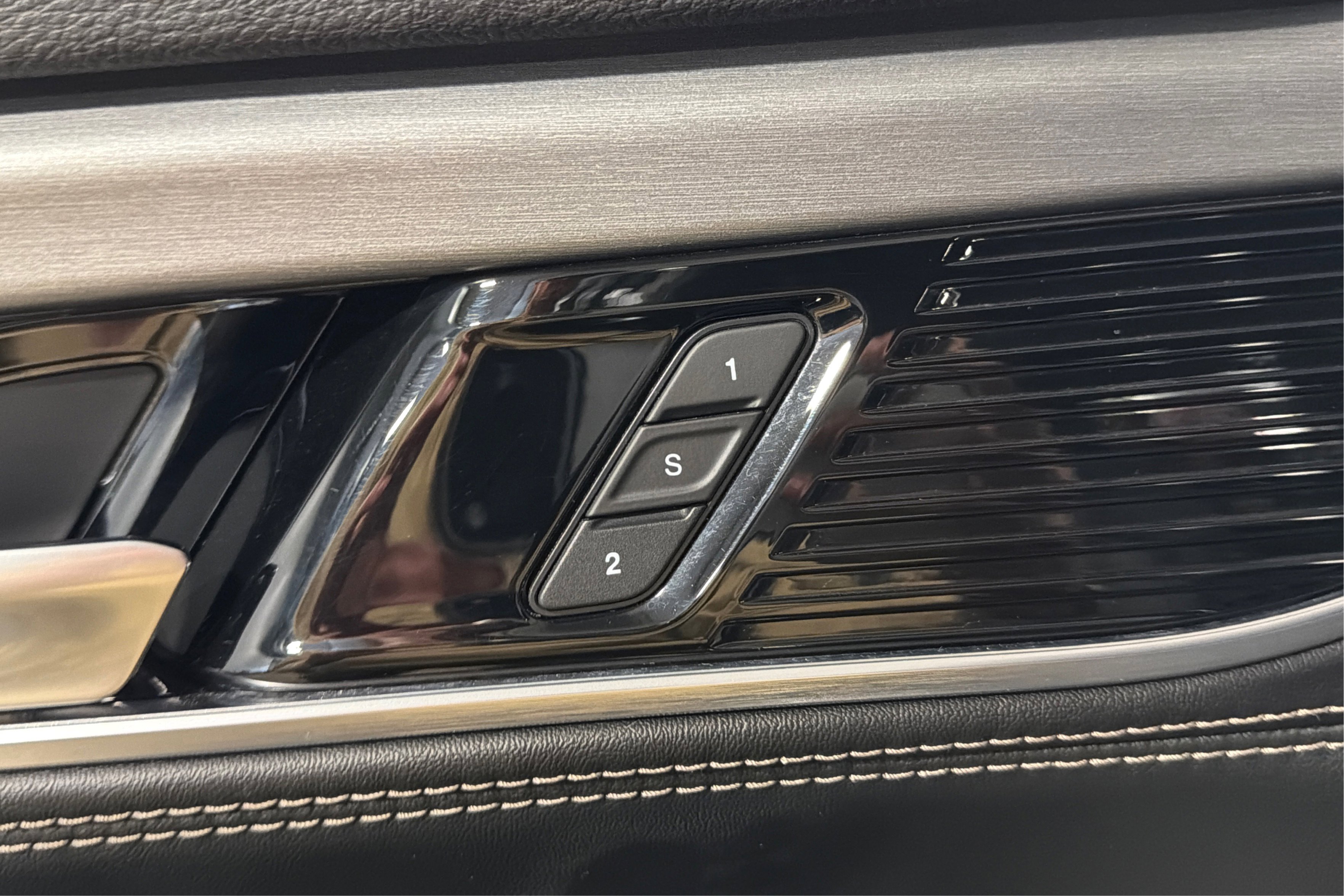 Used 2024 Jeep Wagoneer Series II AWD/4WD image 17