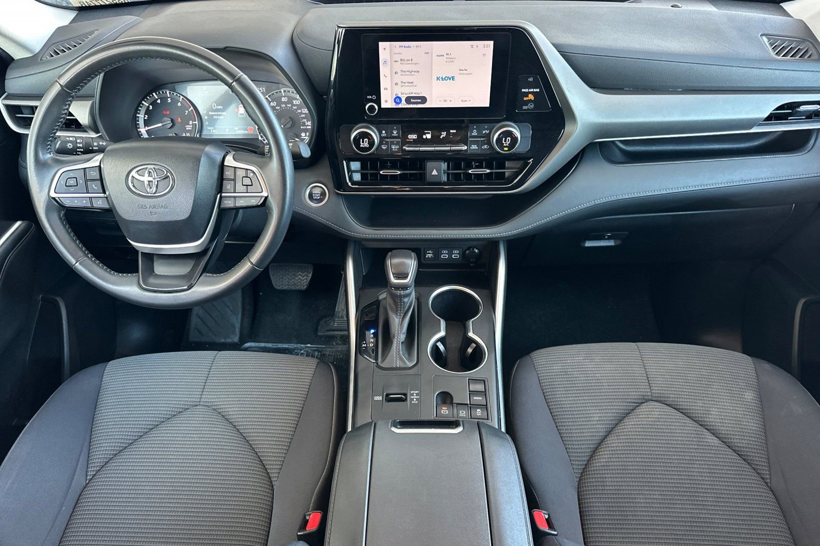 Used 2024 Toyota Highlander LE image 13