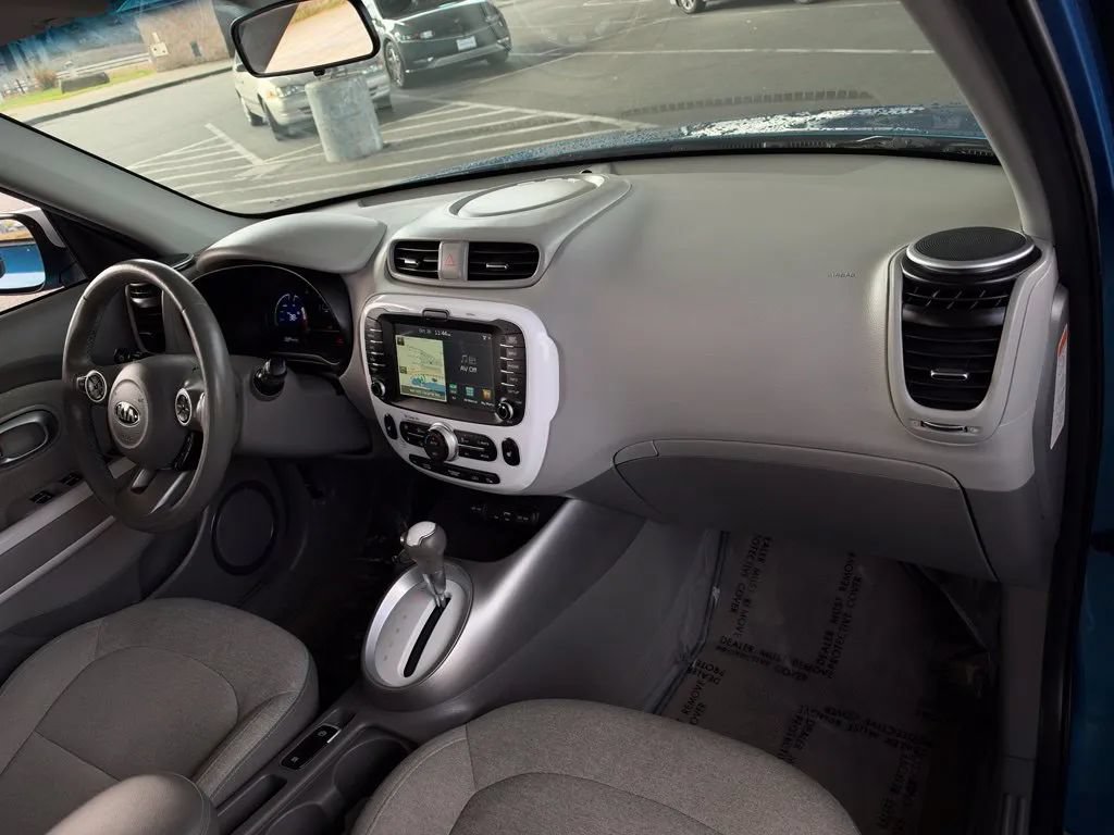 Used 2016 Kia Soul EV FWD image 39