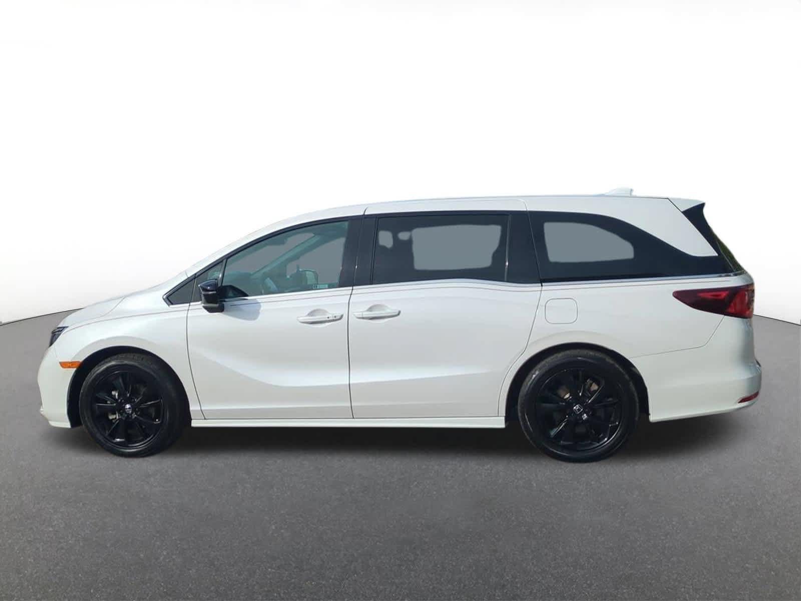 Used 2023 Honda Odyssey Sport image 3