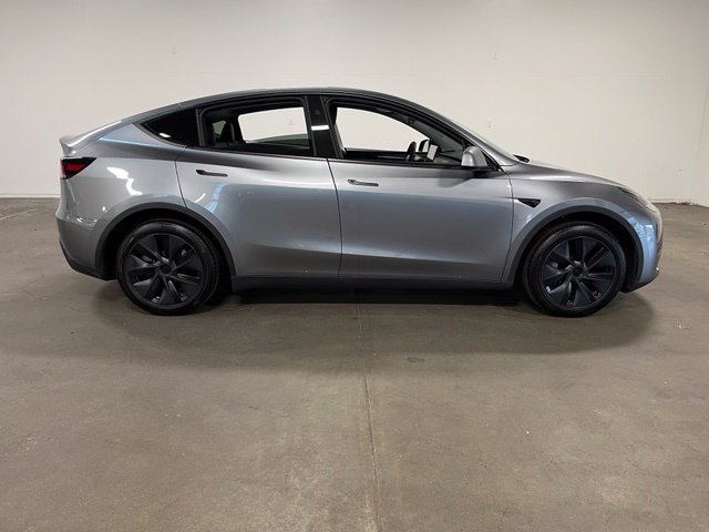 Used 2025 Tesla Model Y Long Range RWD image 2