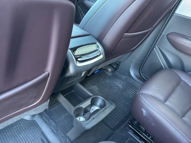 Used 2023 Cadillac XT6 Premium Luxury w/ Technology Package FWD image 16