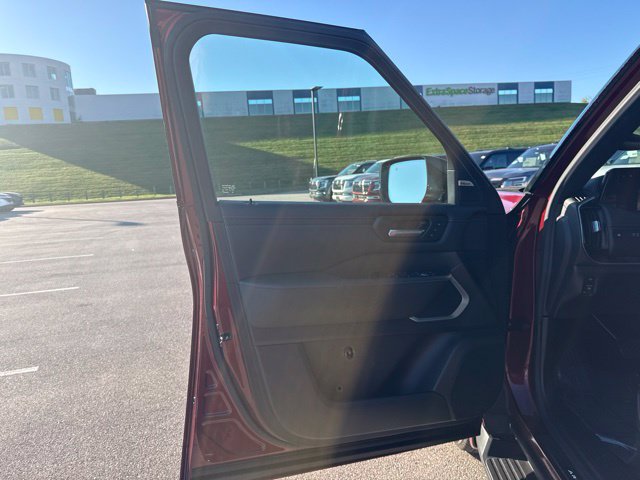 Certified 2025 Nissan Armada Platinum AWD/4WD image 9