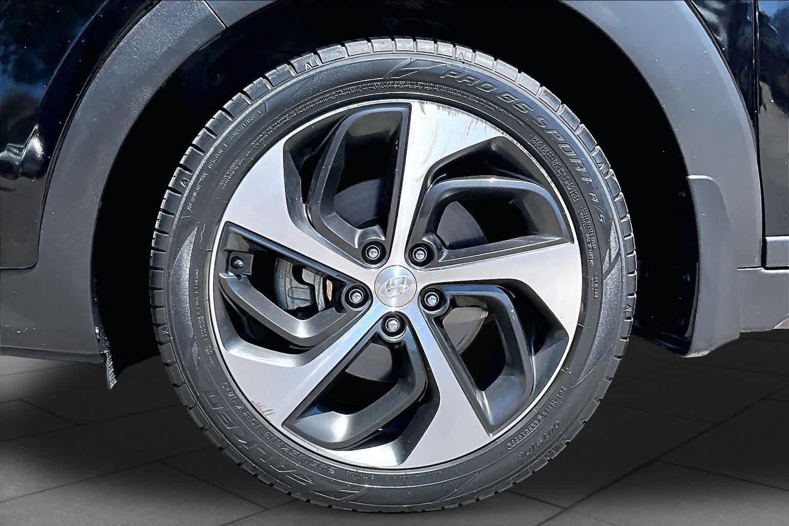 Used 2016 Hyundai Tucson Sport FWD image 11
