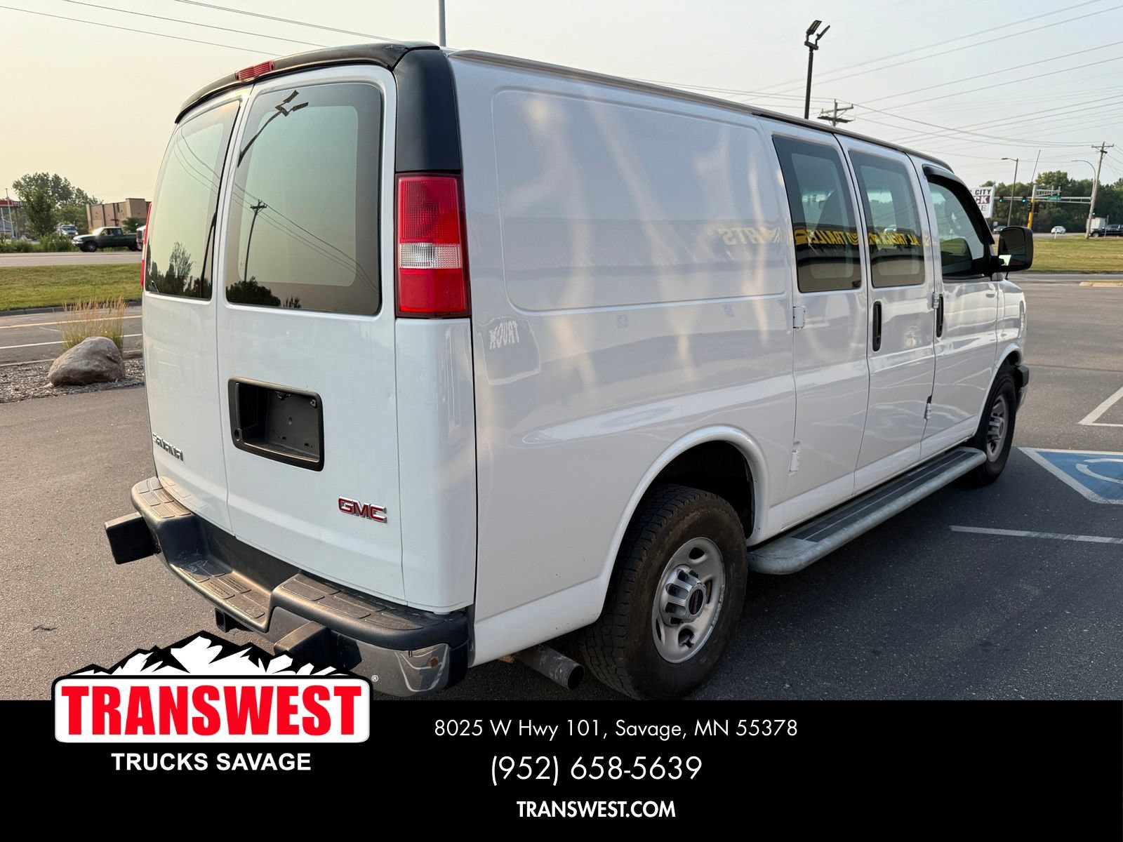 Used 2017 GMC Savana 2500 RWD image 13