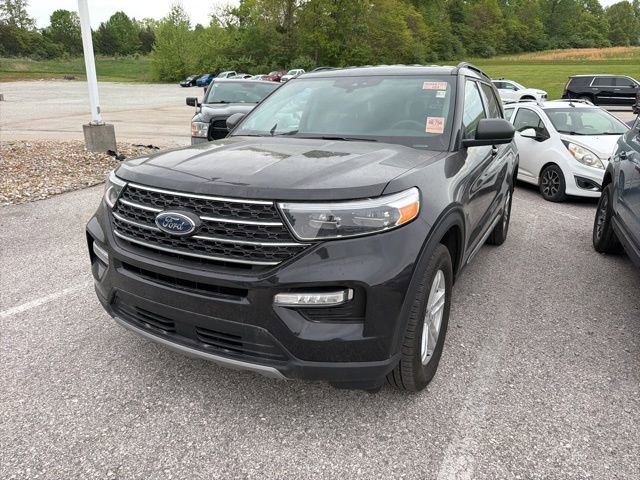 Used 2024 Ford Explorer XLT w/ Equipment Group 202A AWD/4WD image 2