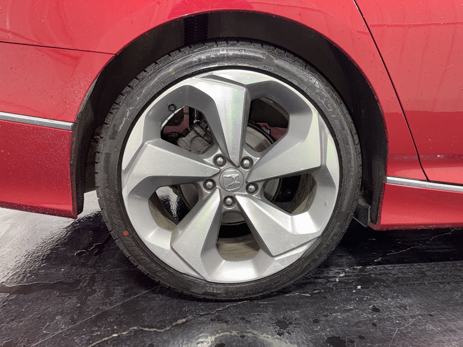 Used 2018 Honda Accord Touring image 8