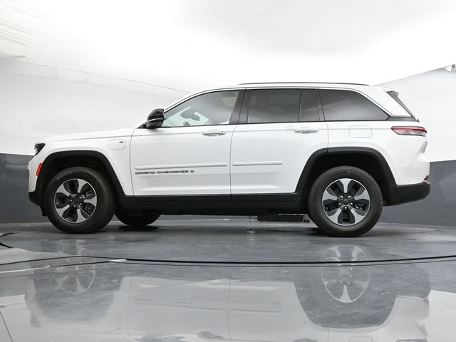 Used 2022 Jeep Grand Cherokee Limited 4xe w/ Luxury Tech Group II AWD/4WD image 43
