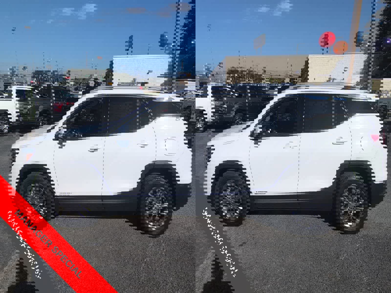 Used 2023 GMC Terrain SLT image 5