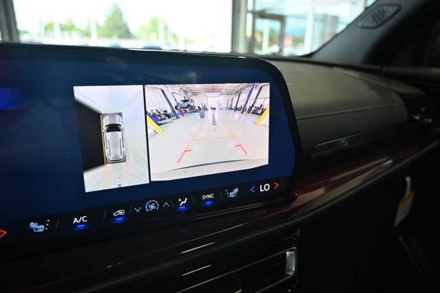 New 2026 Chevrolet Traverse Z71 w/ Enhanced Driving Package AWD/4WD image 17