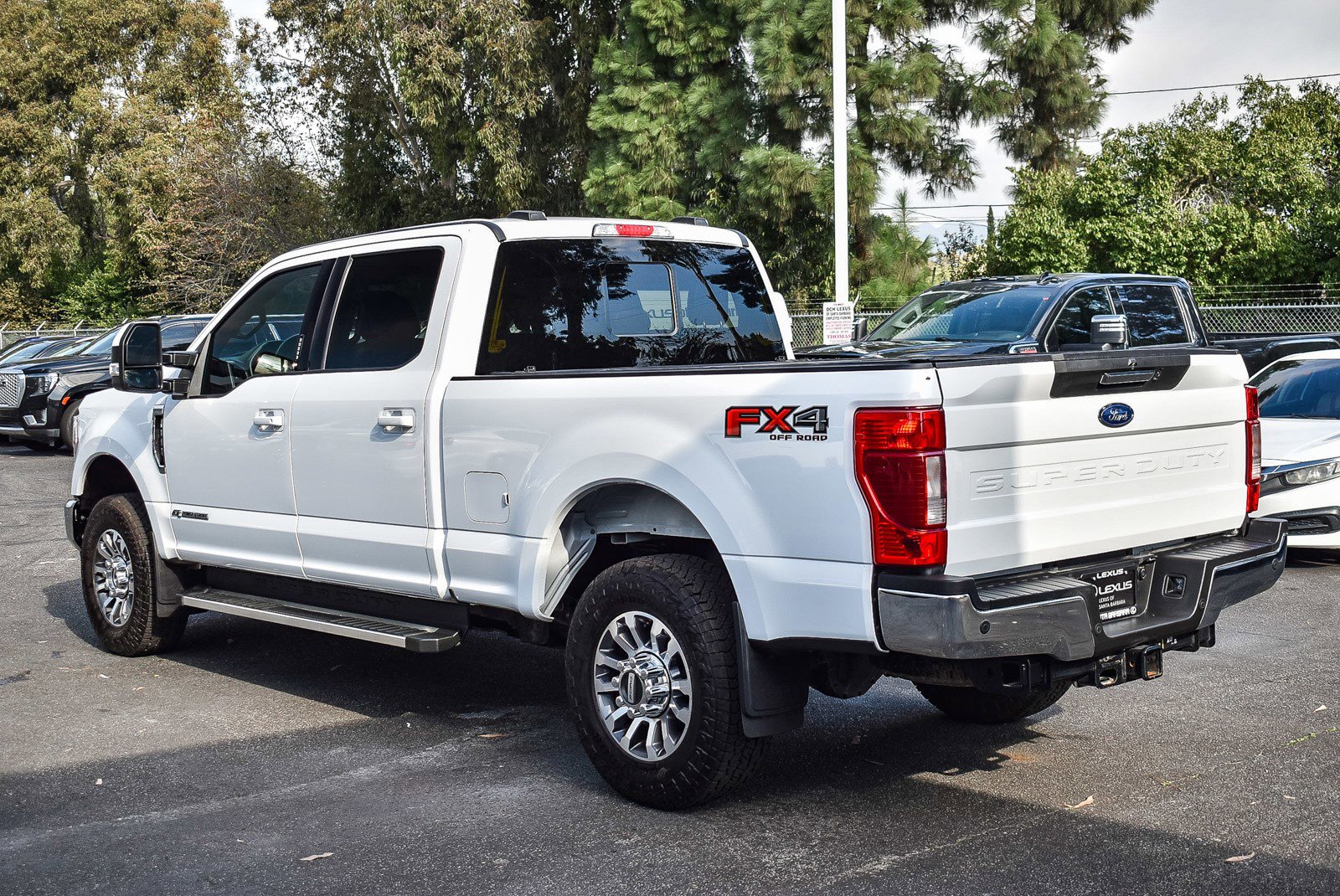 Used 2022 Ford F350 Lariat w/ FX4 Off-Road Package image 4