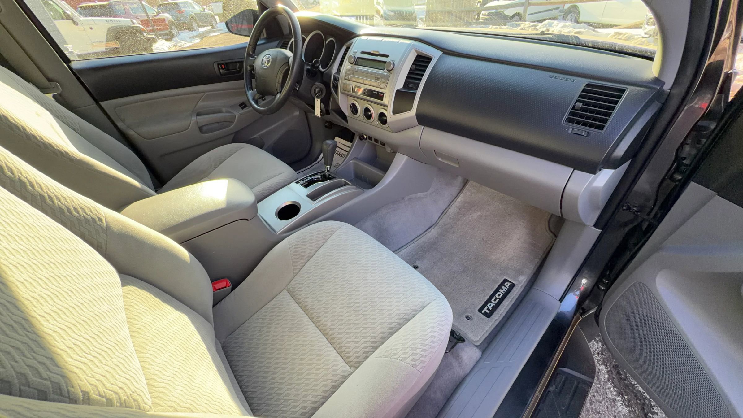 Used 2011 Toyota Tacoma 4x4 Double Cab w/ SR5 Pkg #2 image 23