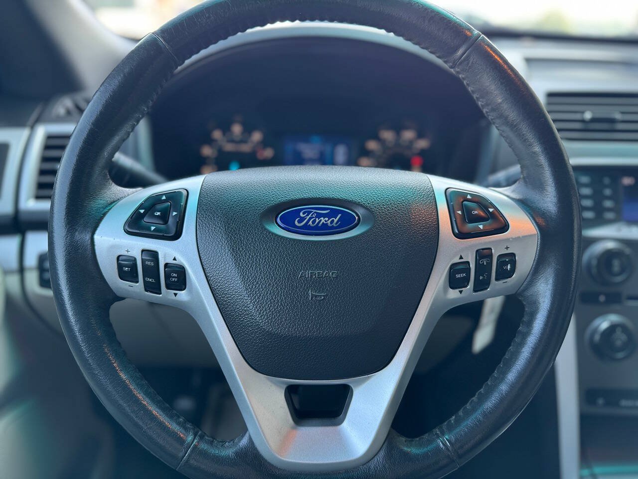 Used 2014 Ford Explorer XLT FWD image 15