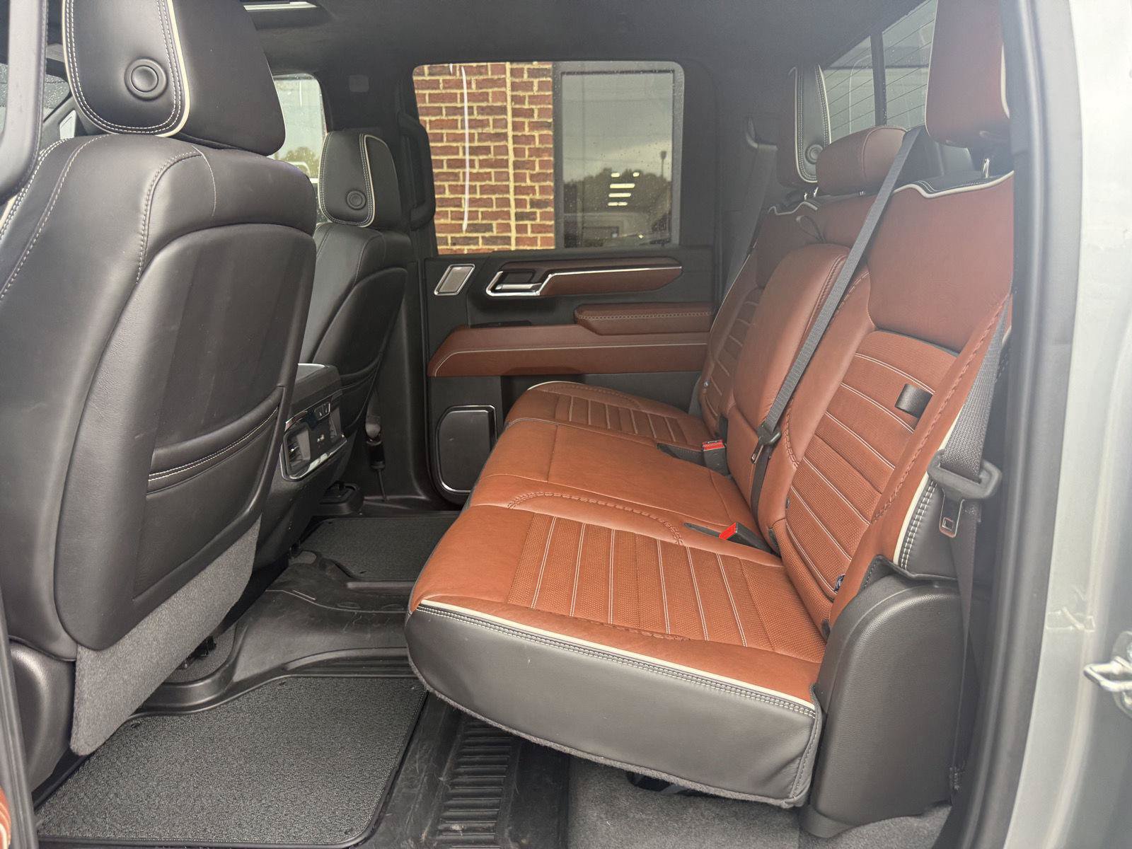 Used 2024 GMC Sierra 2500 Denali Ultimate w/ Snow Plow Prep/Camper Package AWD/4WD image 11