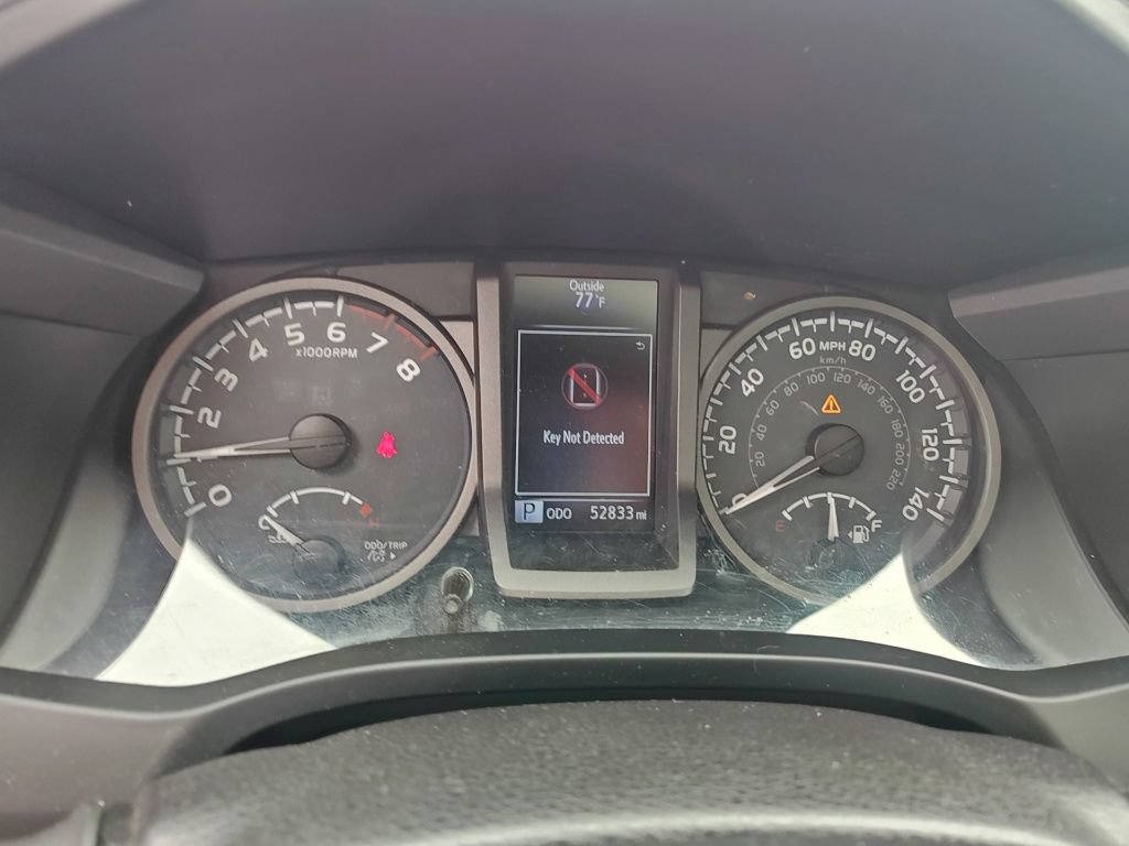 Used 2016 Toyota Tacoma TRD Sport w/ Premium & Technology Package AWD/4WD image 10