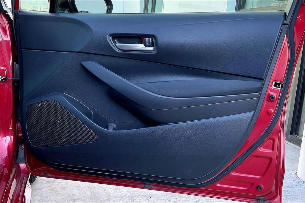 Used 2021 Toyota Corolla LE image 24