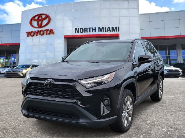 Used 2023 Toyota RAV4 XLE Premium FWD image 2