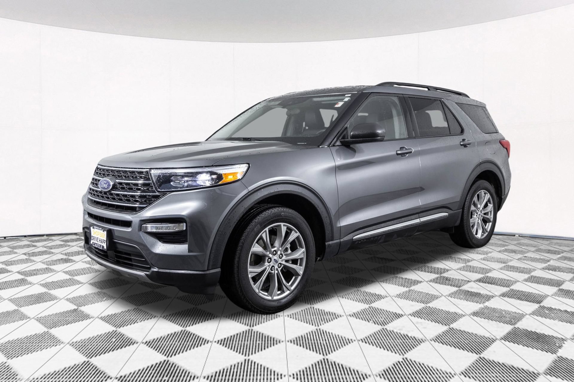 Used 2023 Ford Explorer XLT w/ Equipment Group 202A AWD/4WD image 13
