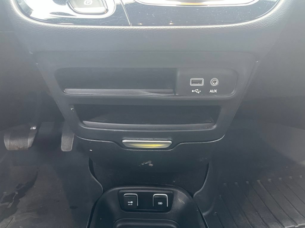 Used 2020 Chrysler Pacifica Touring-L AWD/4WD image 15