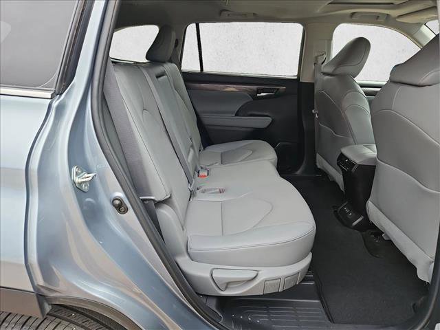 Used 2023 Toyota Highlander Limited FWD image 21
